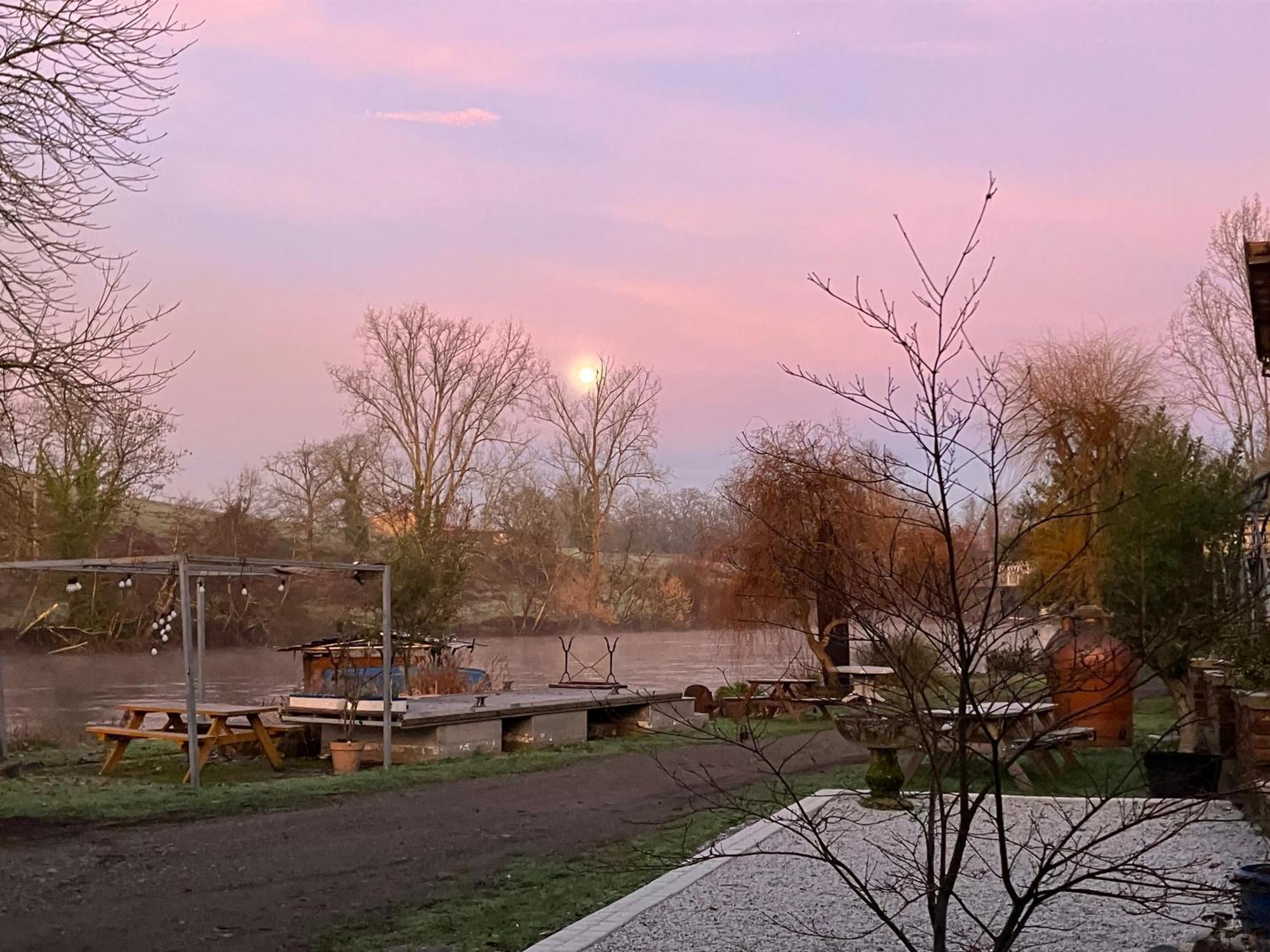 Moon River Chambre D'Hote Saint-Junien Exterior foto